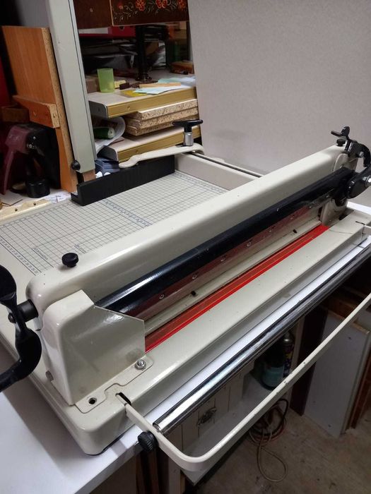 Gilotyna introligatorska