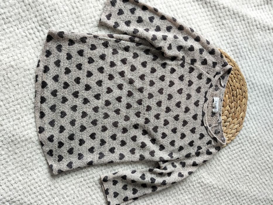 Szary sweter w czarne serduszka rozmiar S