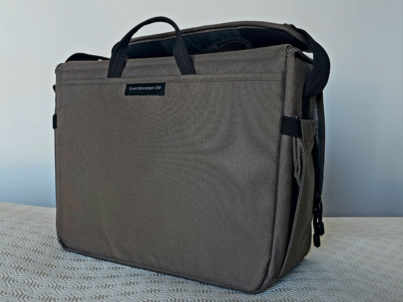 Lowepro Event Messenger 250 Caqui