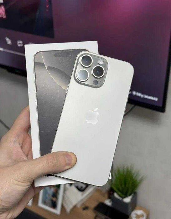 iPhone 16 Pro Max, 256 ГБ, SIM + eSIM