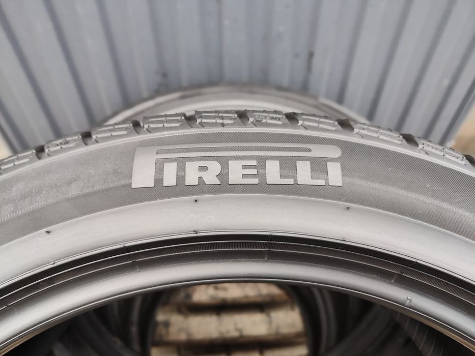 245/45/19 Pirelli Sottozero 3 komplet