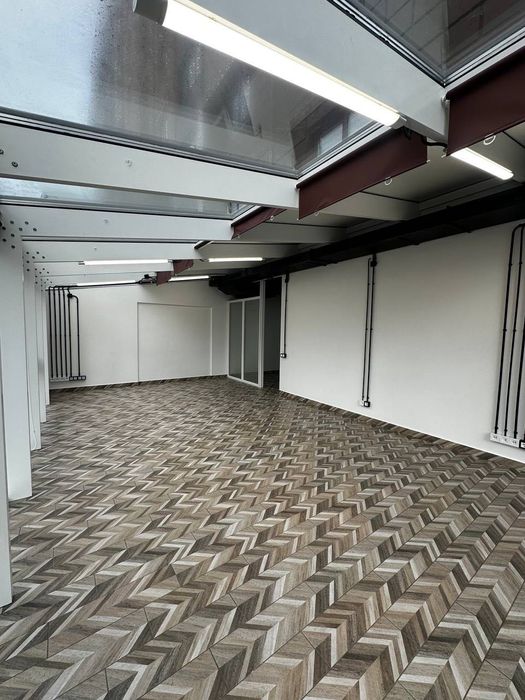 Оренда фасадного приміщення 85 м2 в центрі міста 2 поверх