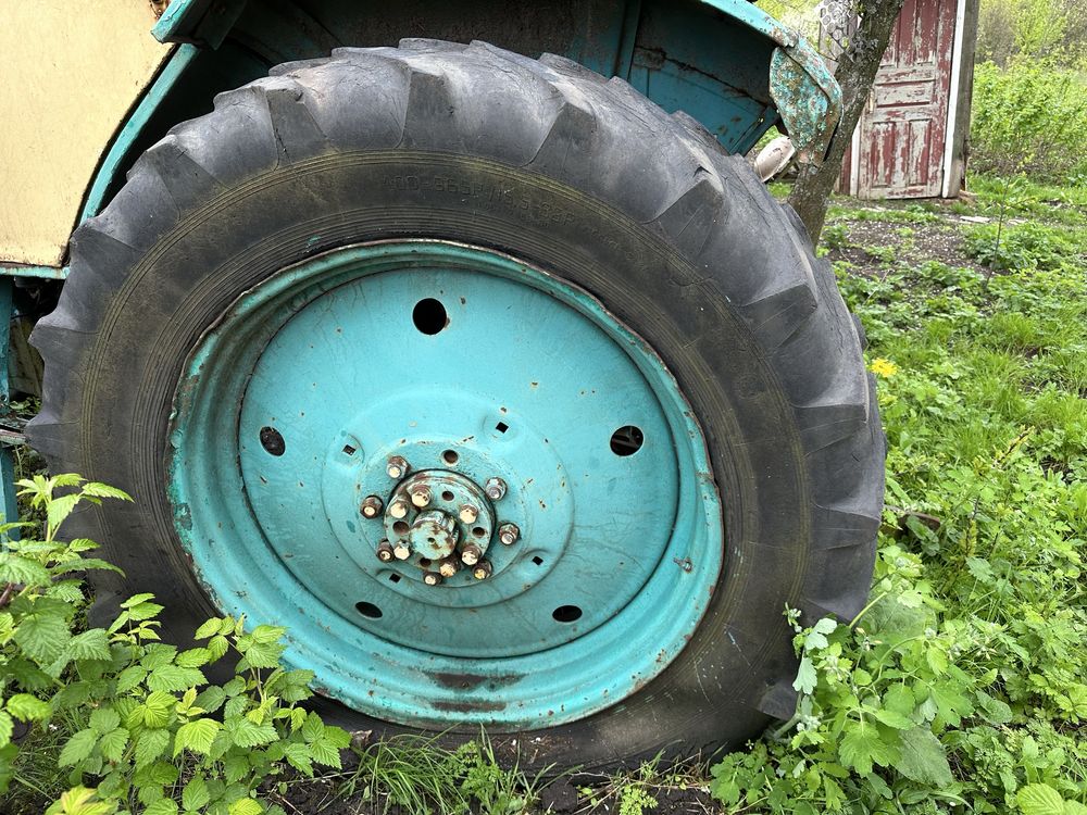 Продам трактор юмз- 6 з документами, на обліку