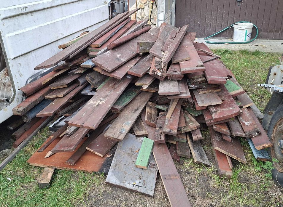 Oddam drewno, deski.