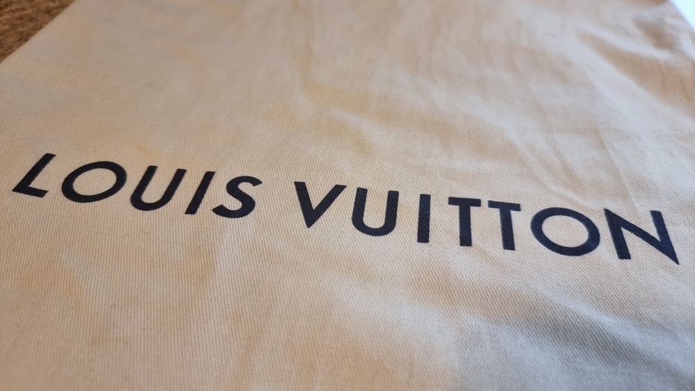 Пильнік lois vuitton