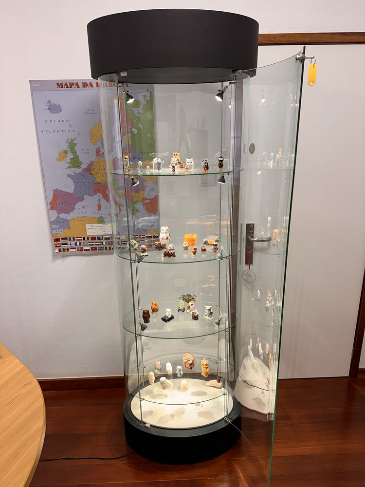 Expositor oval em vidro