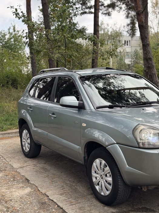 Продам Hyundai Tucson 2007 рік 2.0 газ/бензин 4x4 мехака