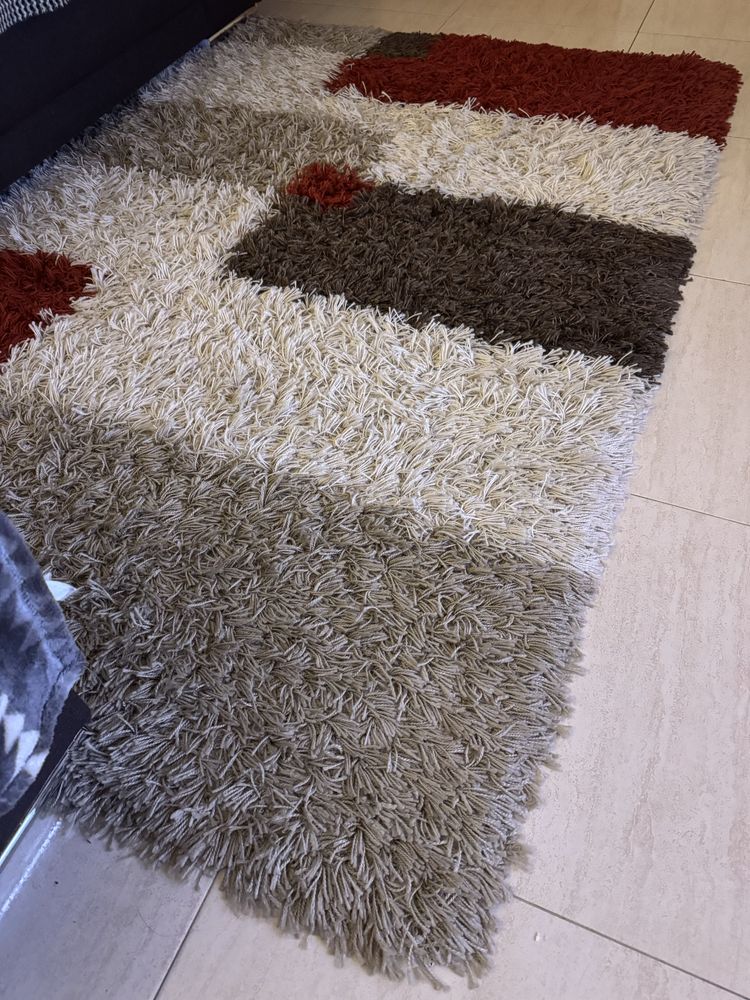 Vendo 2 carpetes com pelo comprido da Área