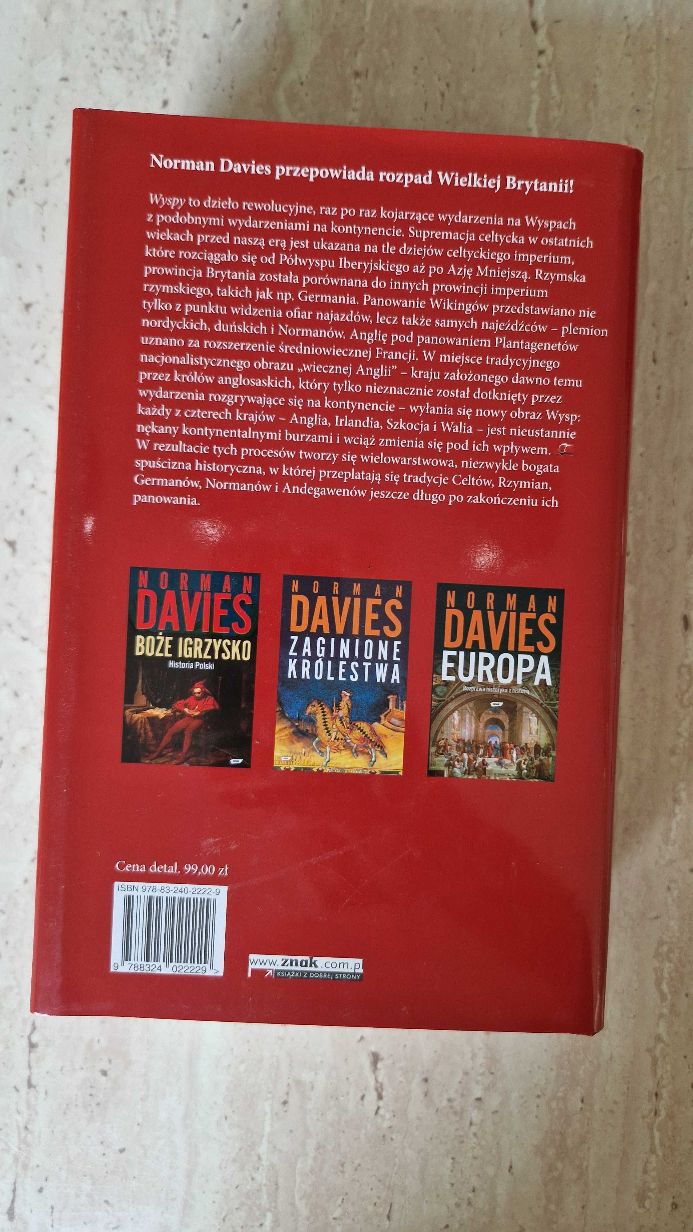 Książka Norman Davies "Wyspy".
