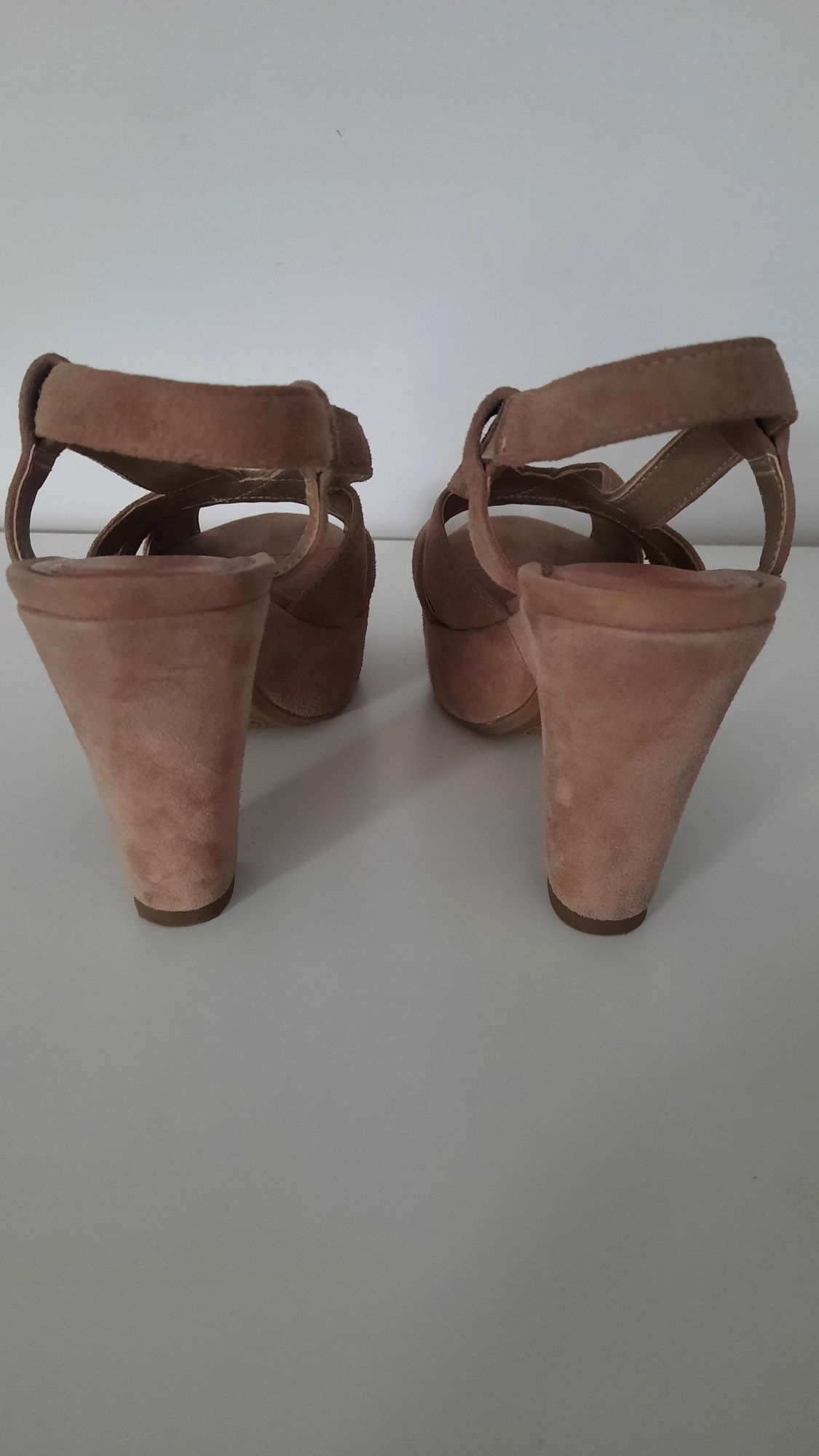 Buty damskie sandały 36, obcas, zamszowe, skórzane, beżowe