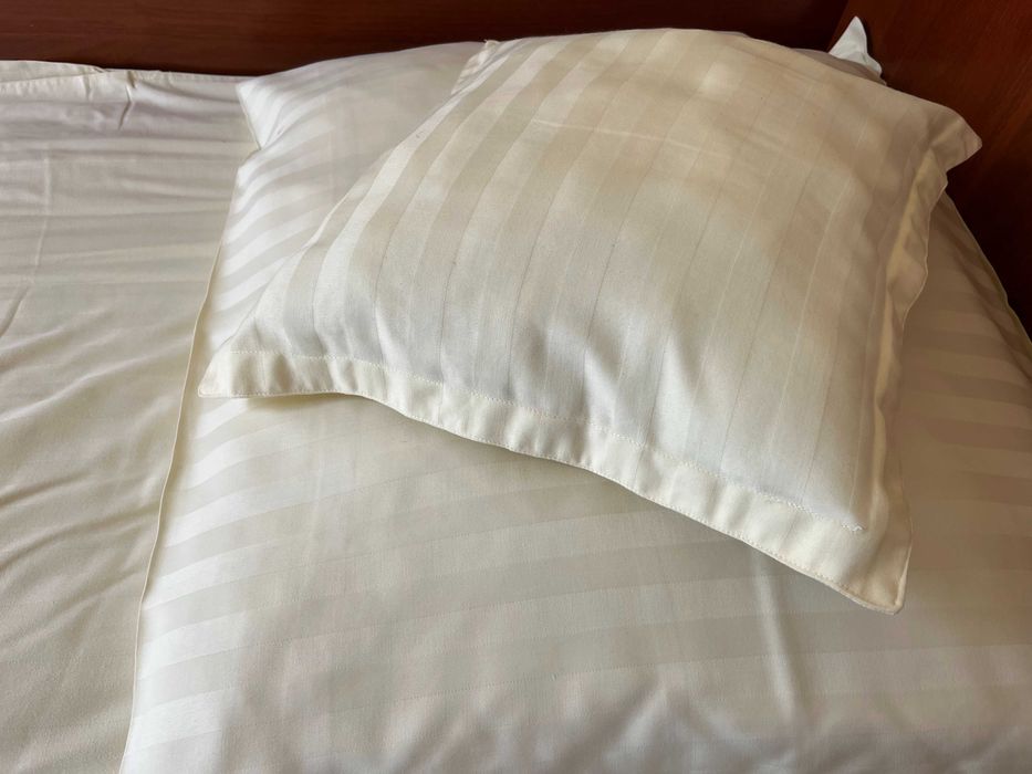 Komplet pościel hotelowa adamaszek kremowa 135x200 ostatnie + gratis