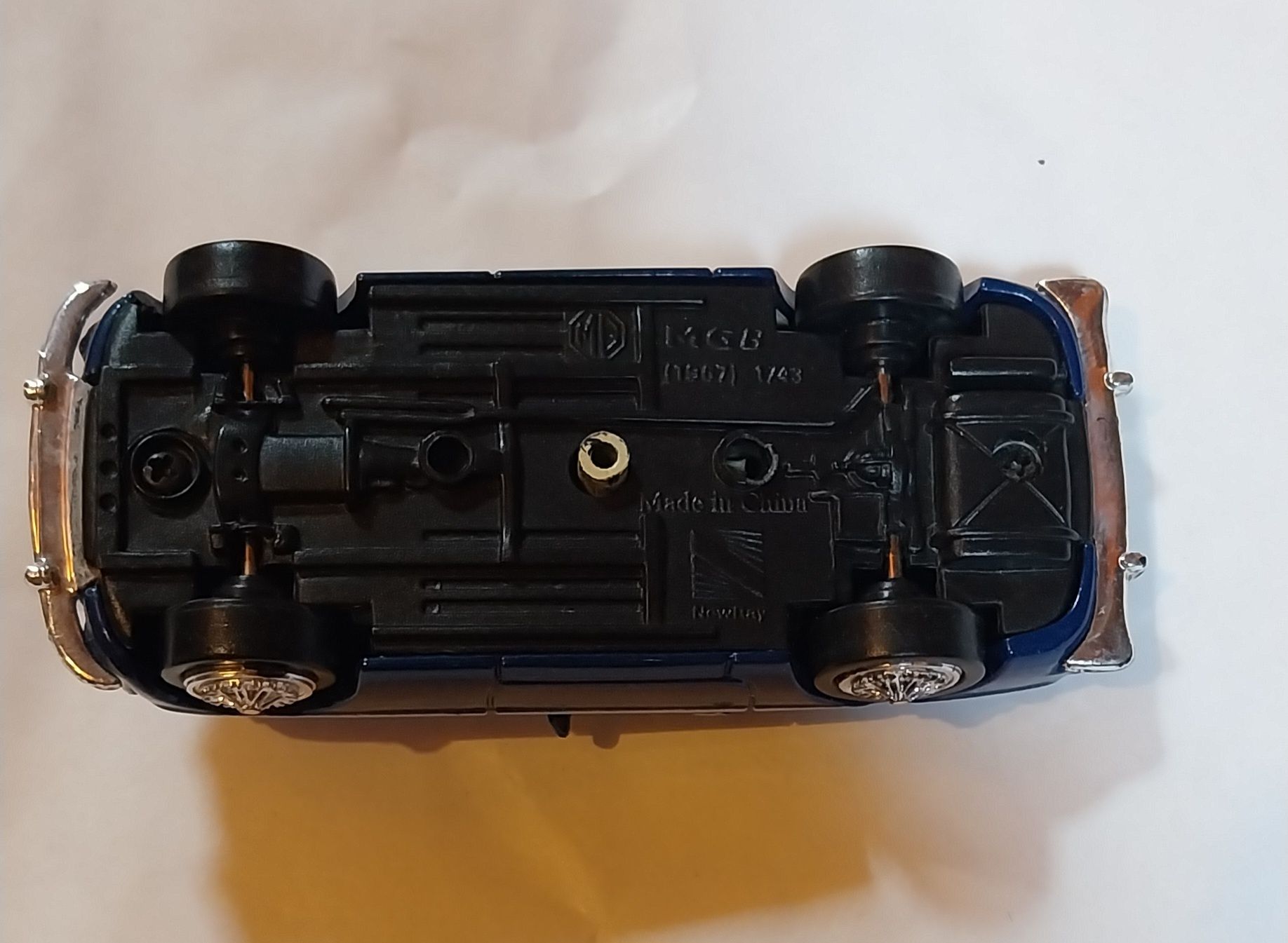 Miniatura em escala 1/43 Mgb