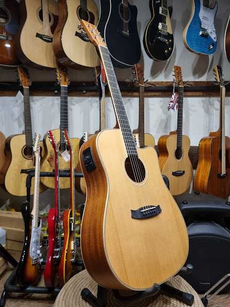 Tanglewood TW10E Solid Top gitara elektroakustyczna cedrowy top