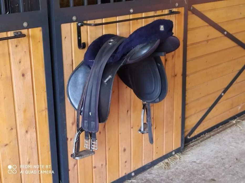 Składany wieszak na siodła