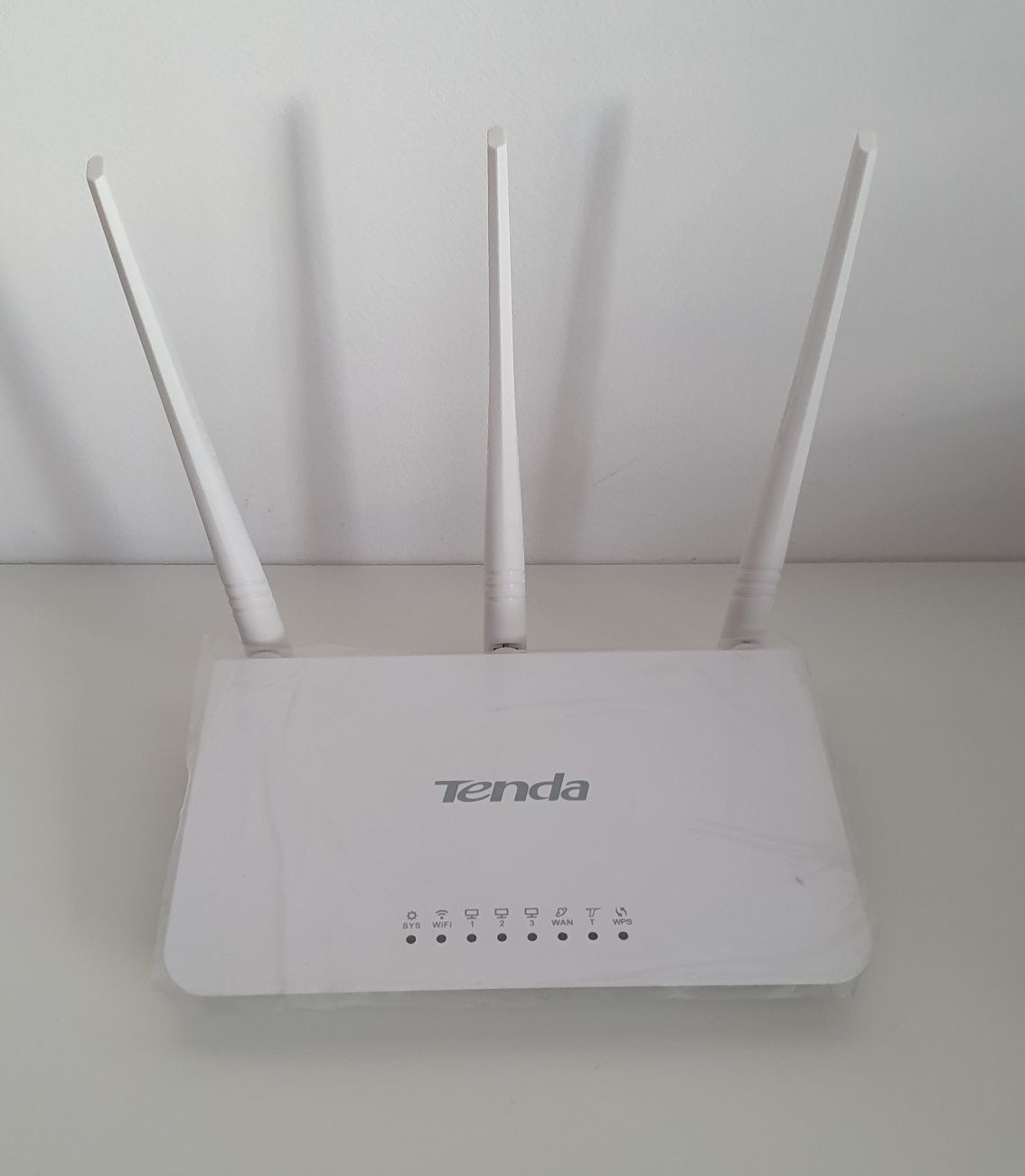 Router WiFi Tenda N300 Model: F3