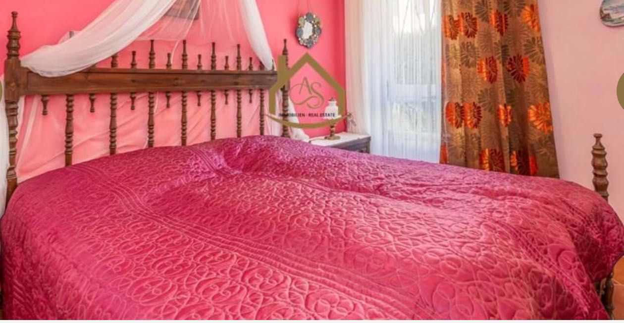 cama antiga de madeira