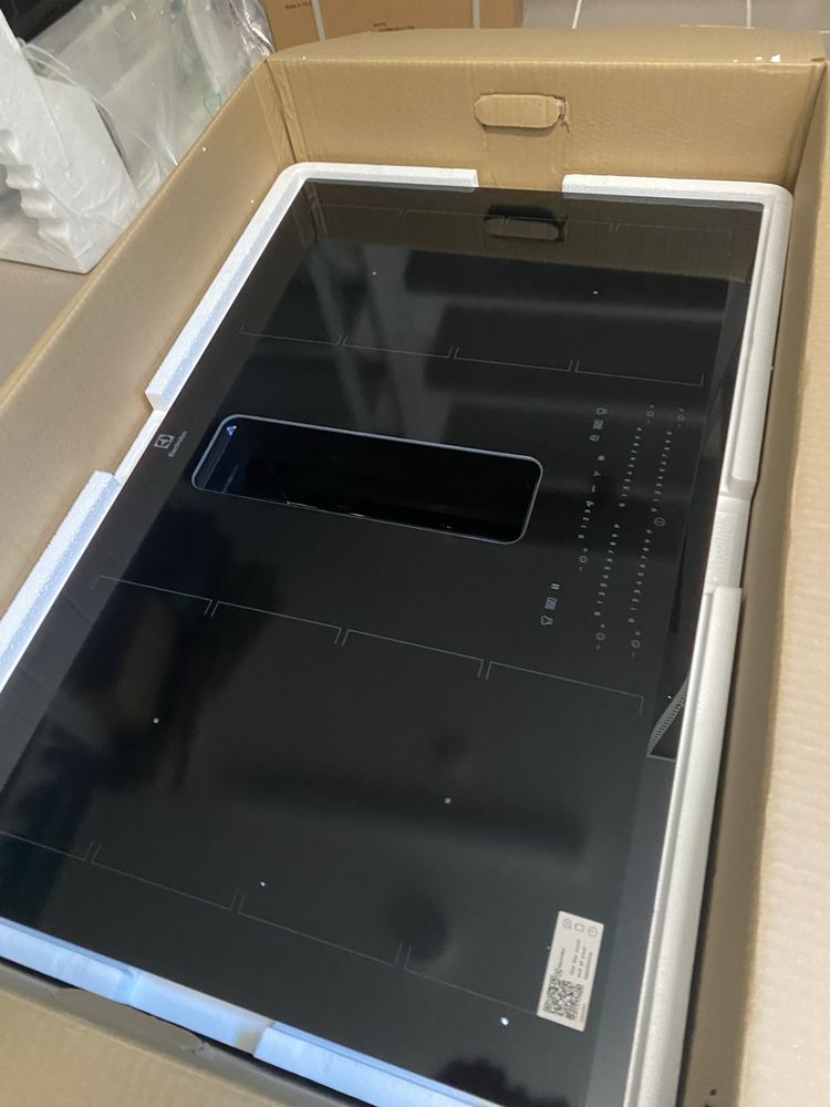 Płyta indukcyjna z okapem ELECTROLUX KCC85450