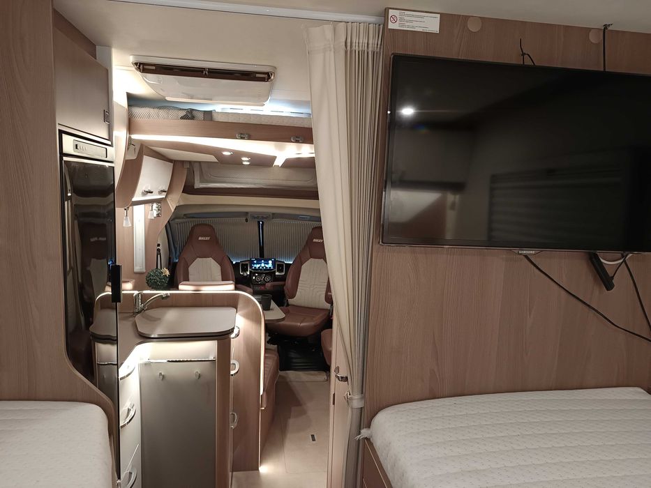 Wypożyczalnia / wynajem luksusowego kampera Bailey półintegra