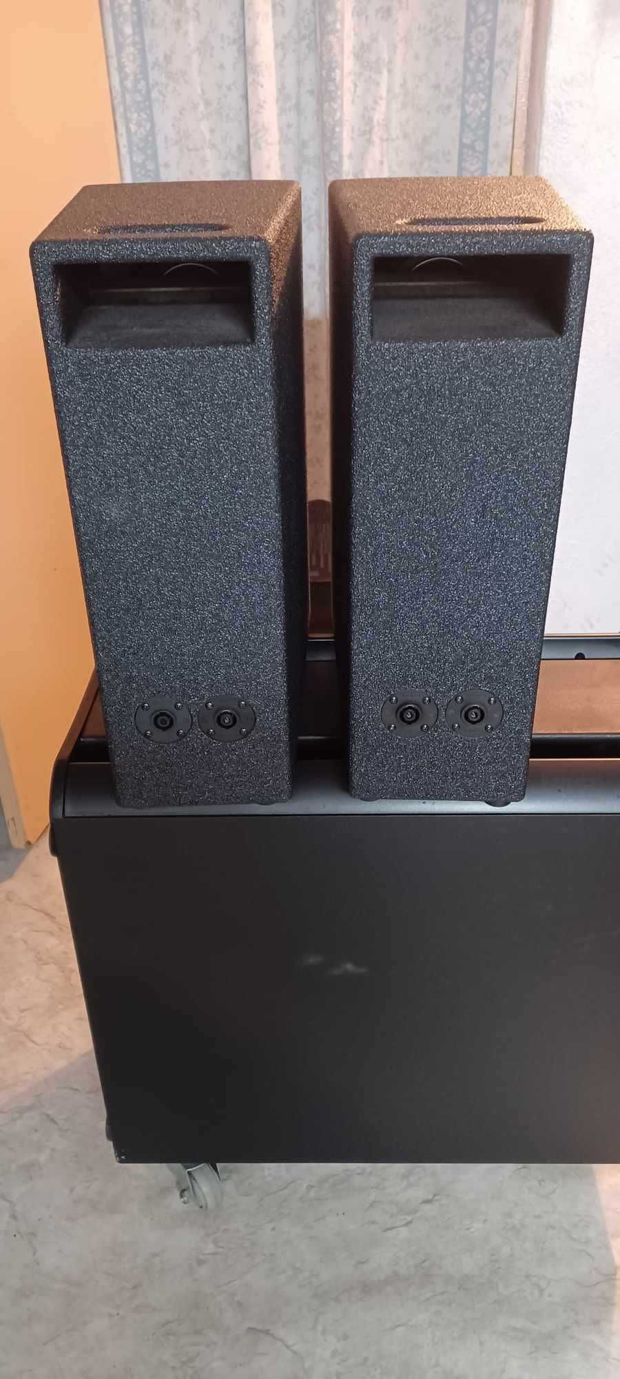 Kolumny estradowe 2x6cali+1cal driver na glosnikach B&C i 18 sound
