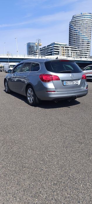 Продається автомобіль Opel Astra J