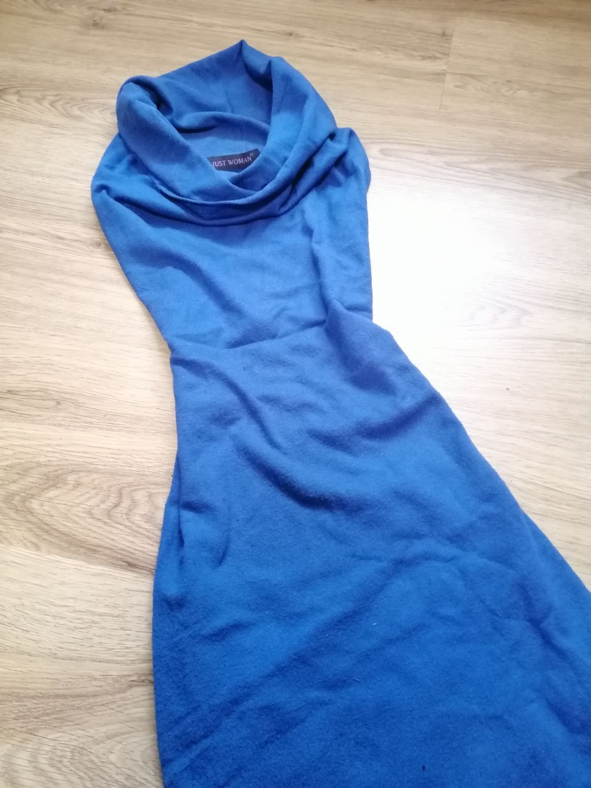Трикотажное платье глубокого синего цвета