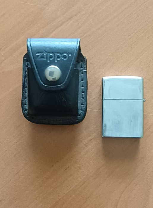 Zapalniczka Zippo z futerałem