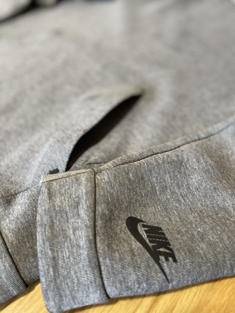 Кофта nike tech fleece M