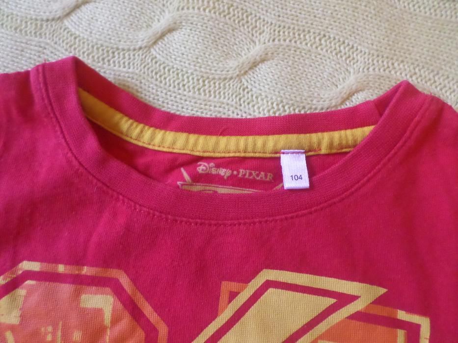 Camisola vermelha, com o faisca mcqueen