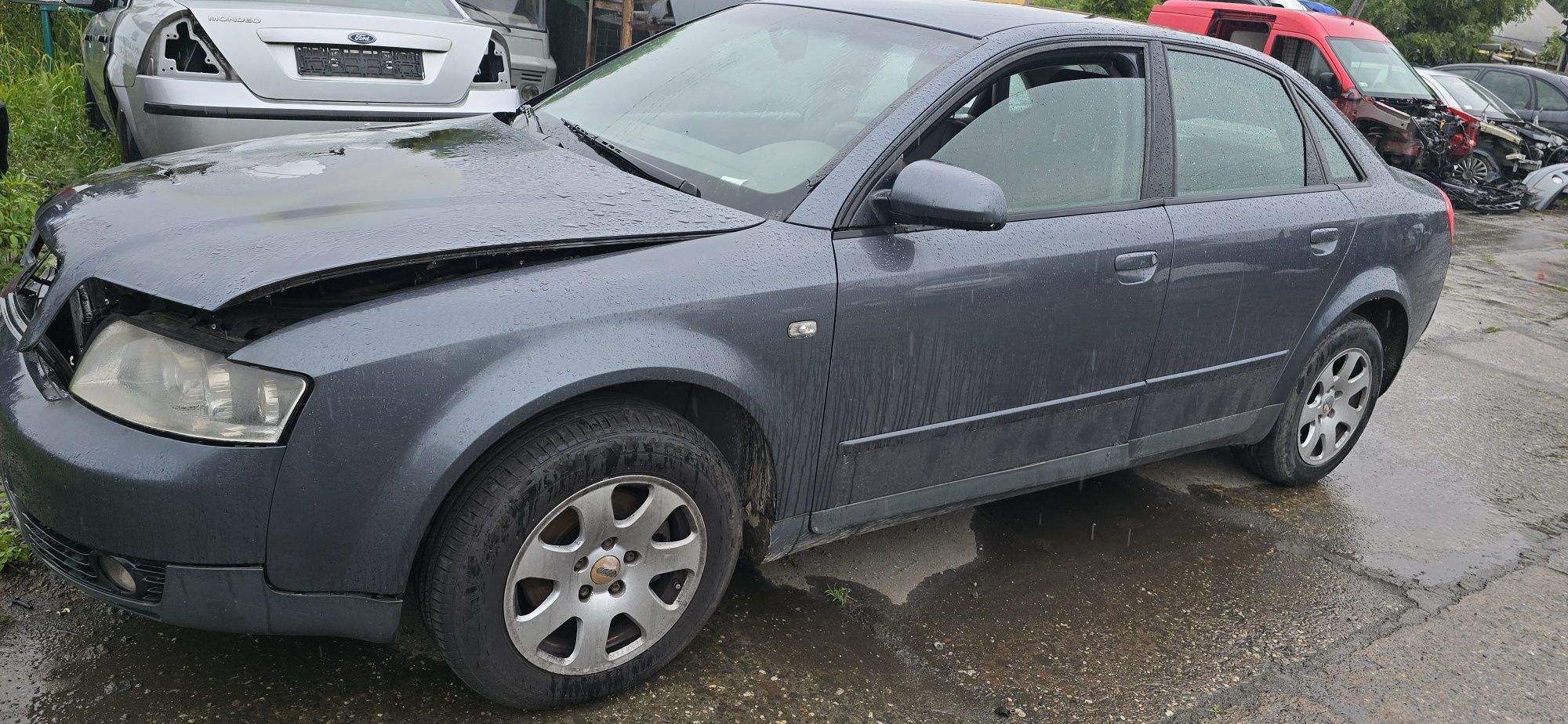 Drzwi lampa zderzak Audi A4 B6 skrzynia biegów 2,0 części