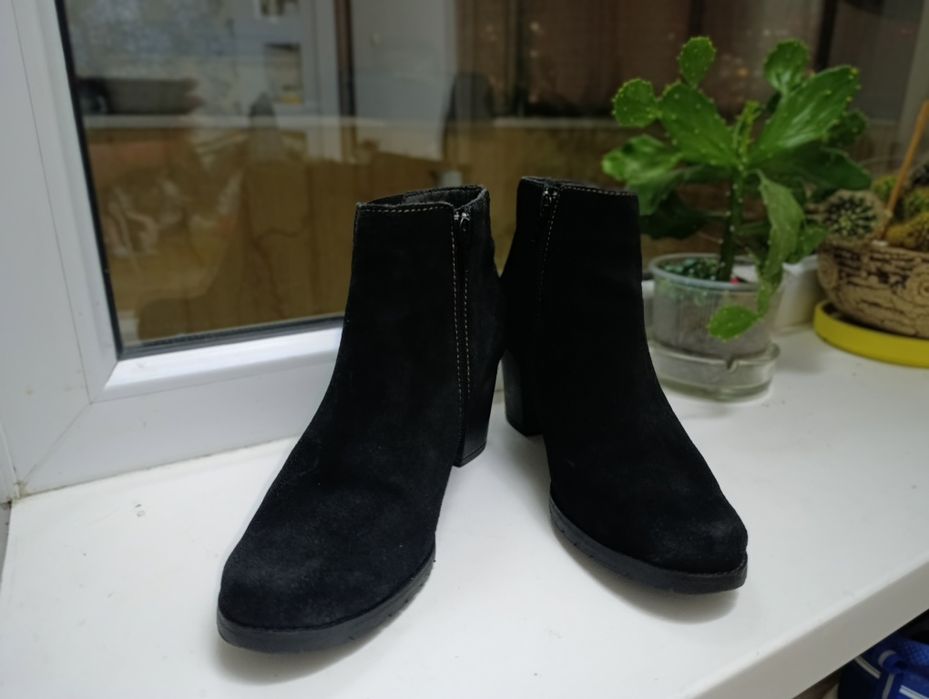 Ботинки замшеві Clarks, 39p