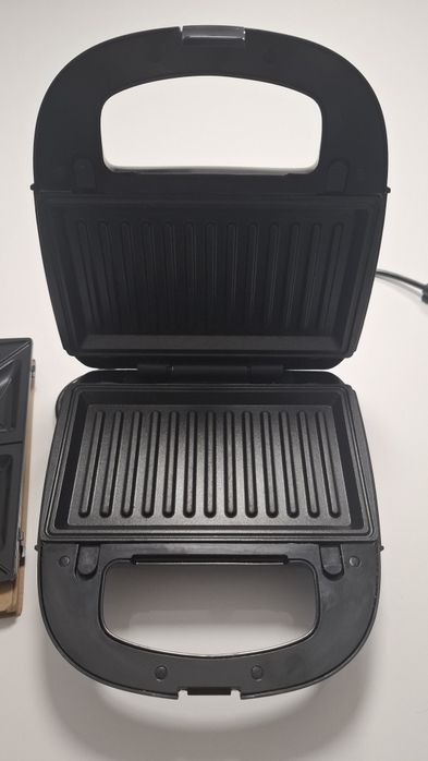 Sanduicheira 3 em 1