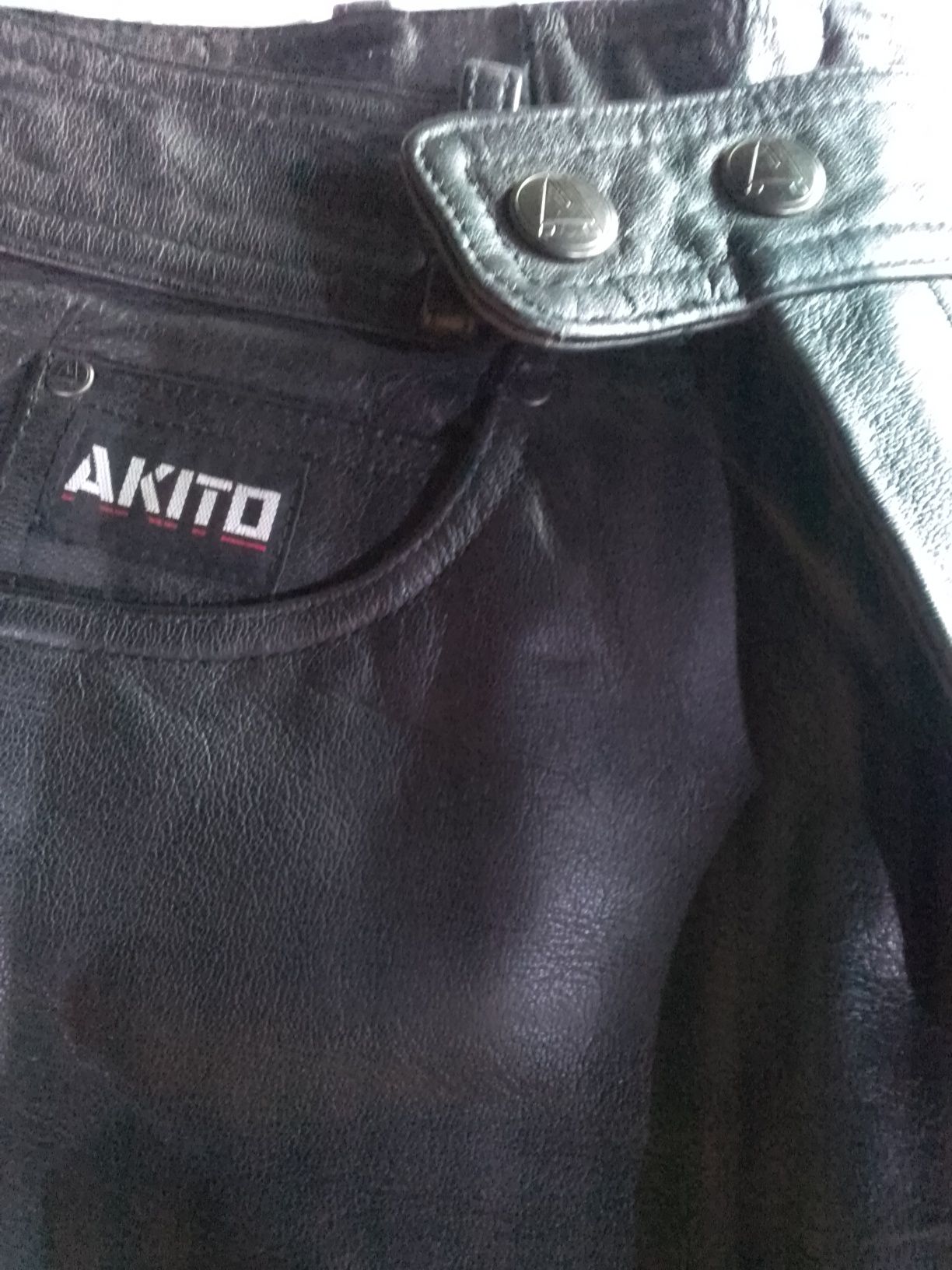 Czarne spodnie ze skóry AKITO