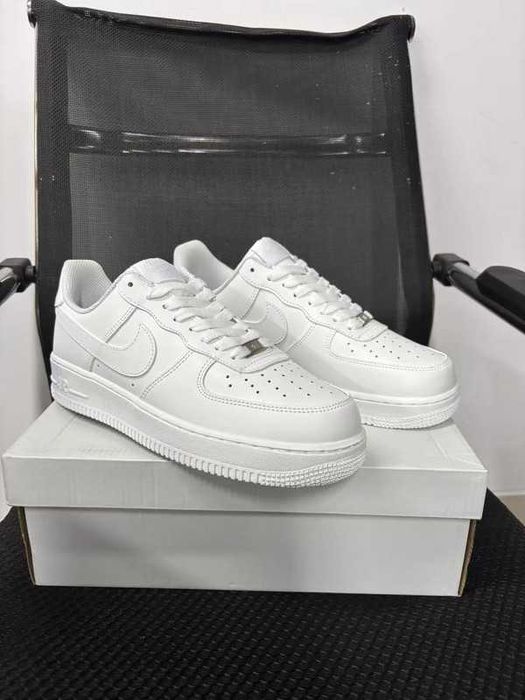 Buty Trampk Nike Air Force 1 Low '07 Black R.43