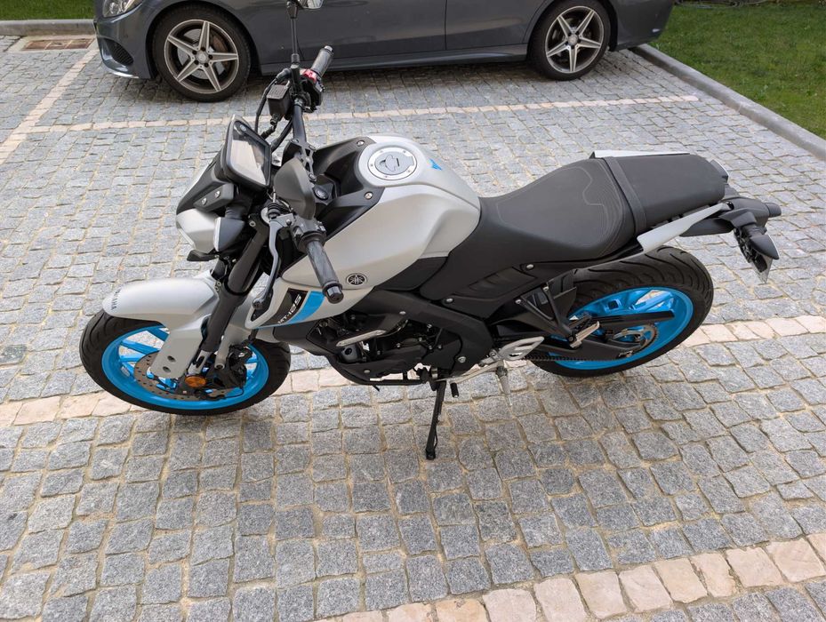 Yamaha MT-125 (ano do modelo 2025, cor Ice Storm)