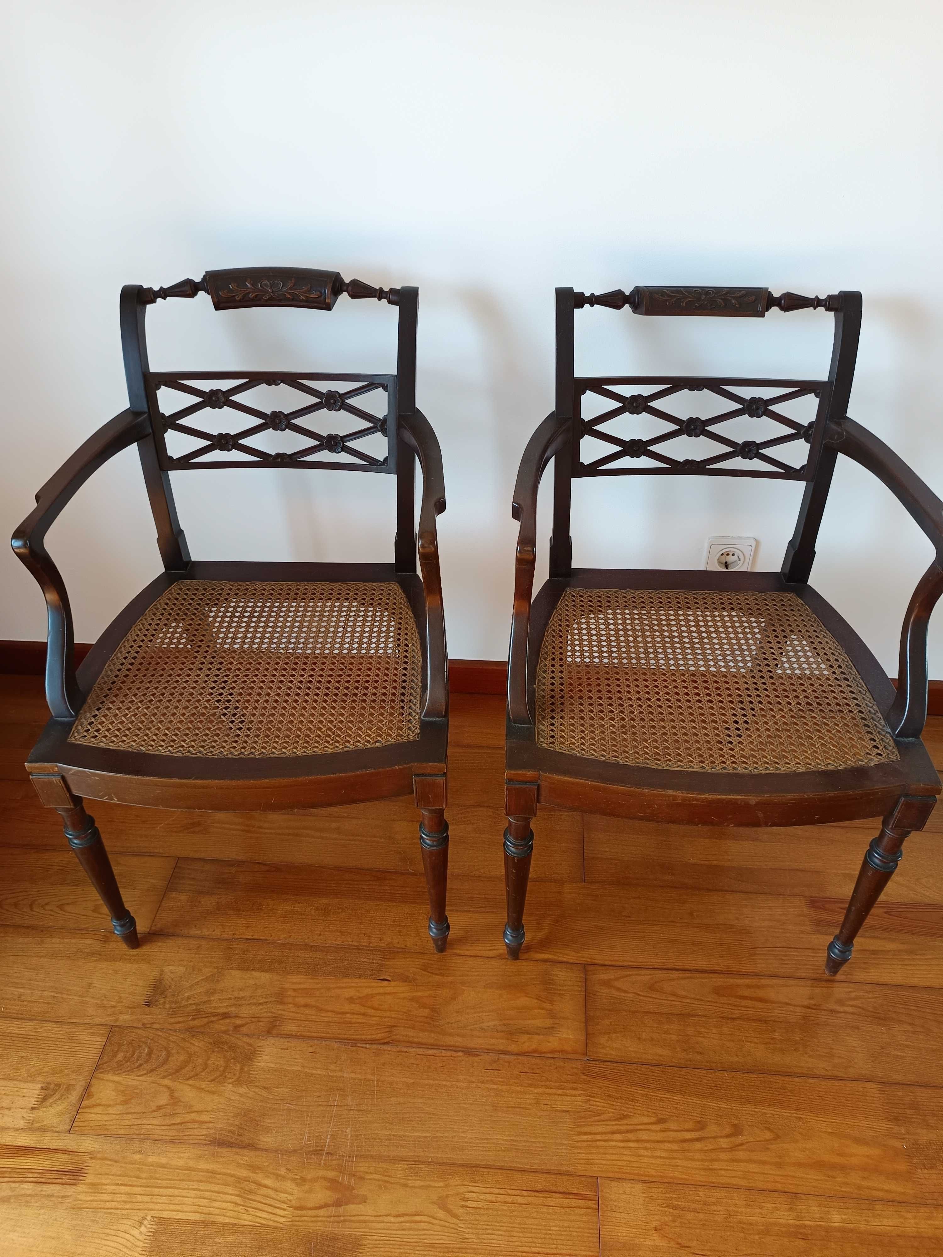 Vendo conjunto de cadeiras