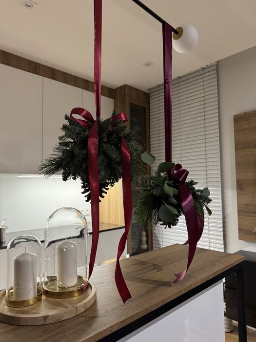 Ozdobna świąteczna syszka z gałązkami