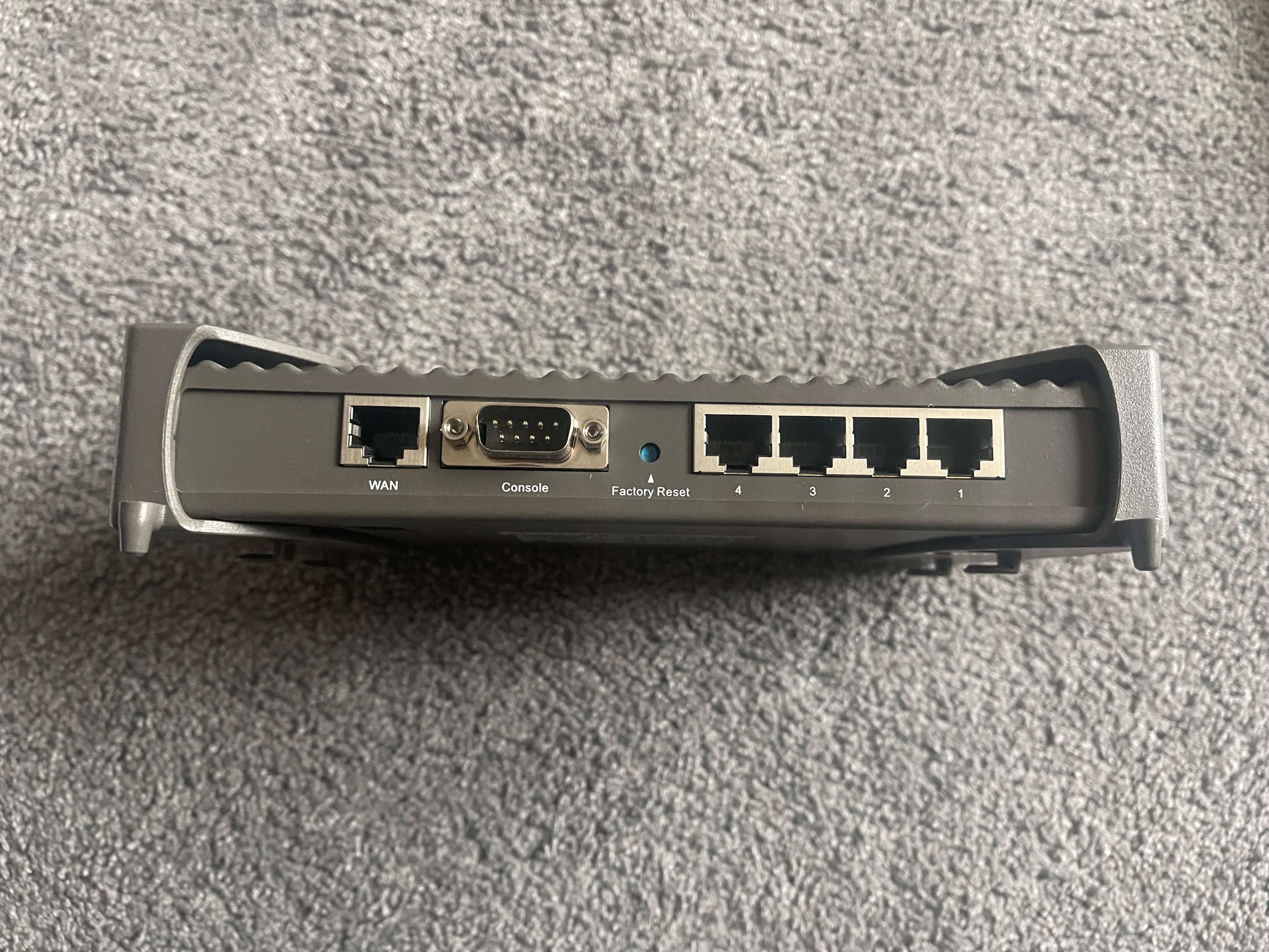 Router D-Link DI-804V
