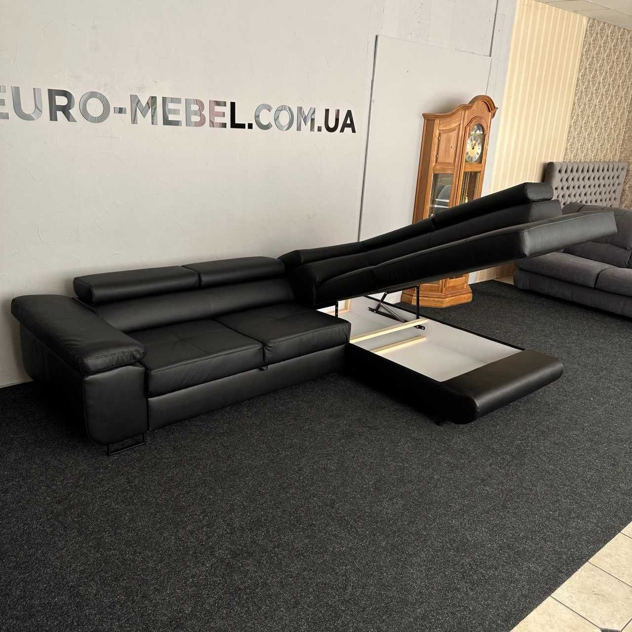 Новий розкладний диван чорного кольору