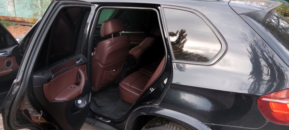 Продам BMW X5 4.4