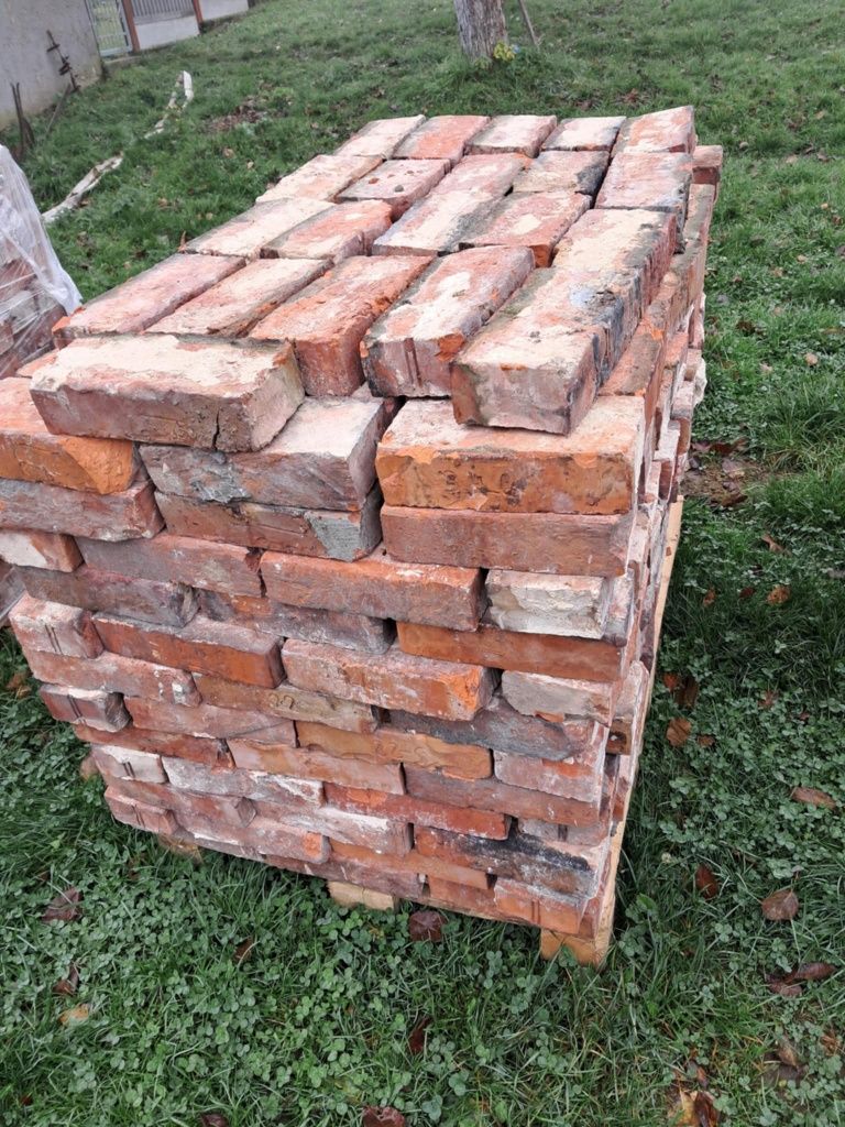 Sprzedam   Cegłę