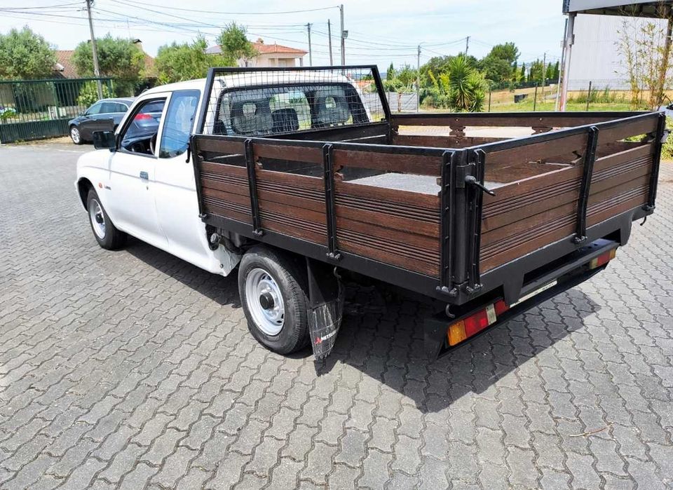 Mitsubishi l200 4 lugares