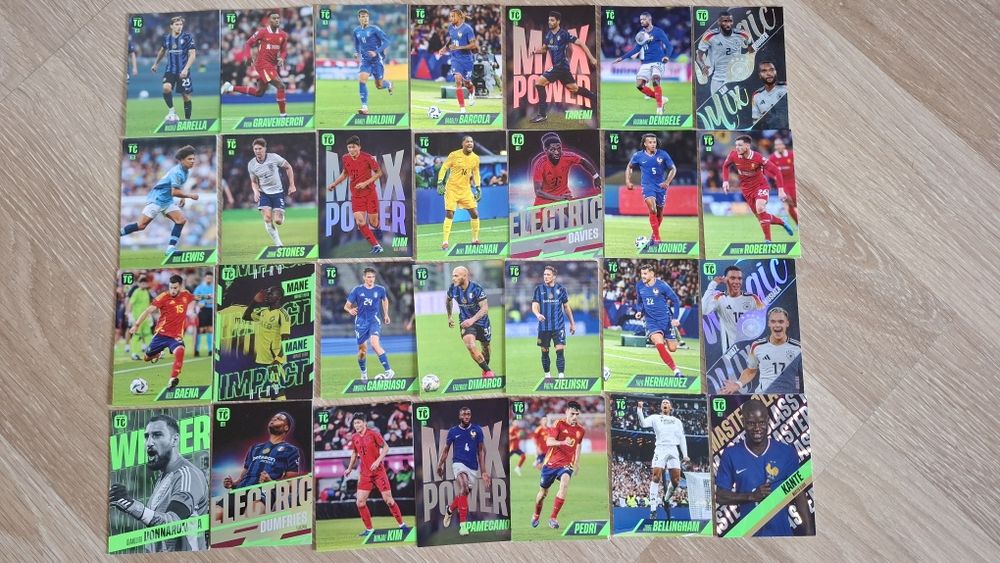 Karty piłkarskie top class 2025 , 28 sztuk