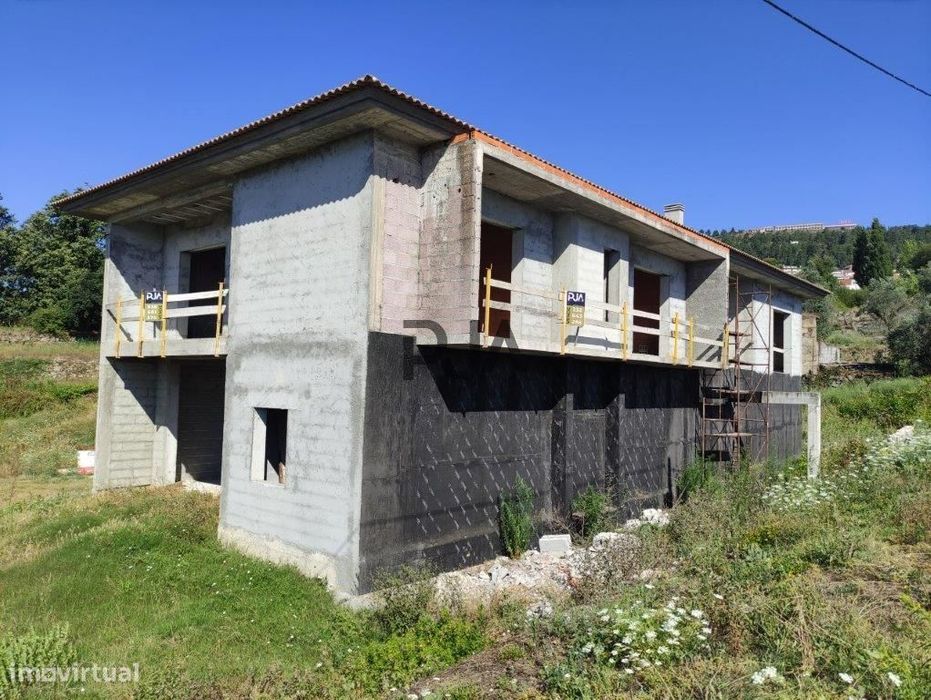 Moradia T3 Isolada em construção