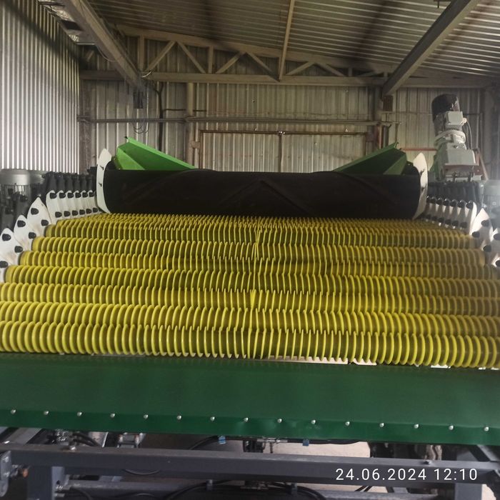 Спіральний вал поліуретановий сортувальної машини. сортування картоплі