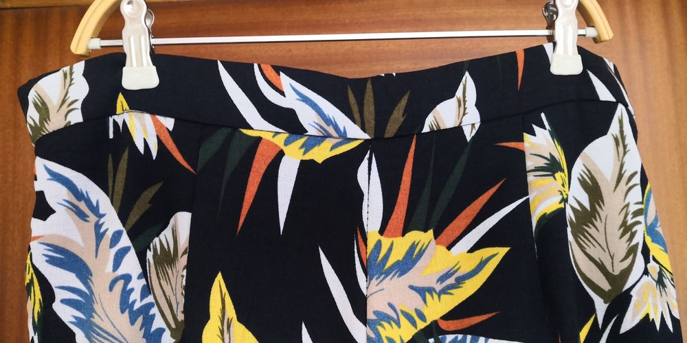 Calças largas - florais M/L