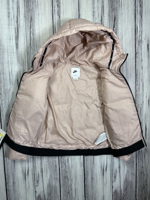 Nike куртка оригинал женская новая S