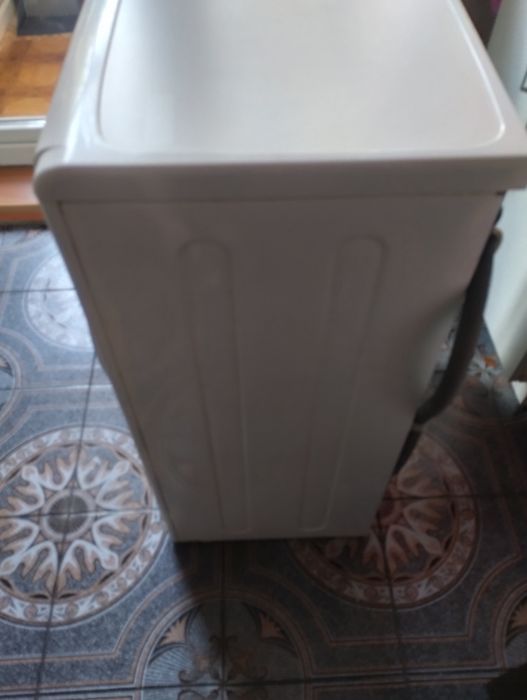 Продам стиральную машину бу indesit