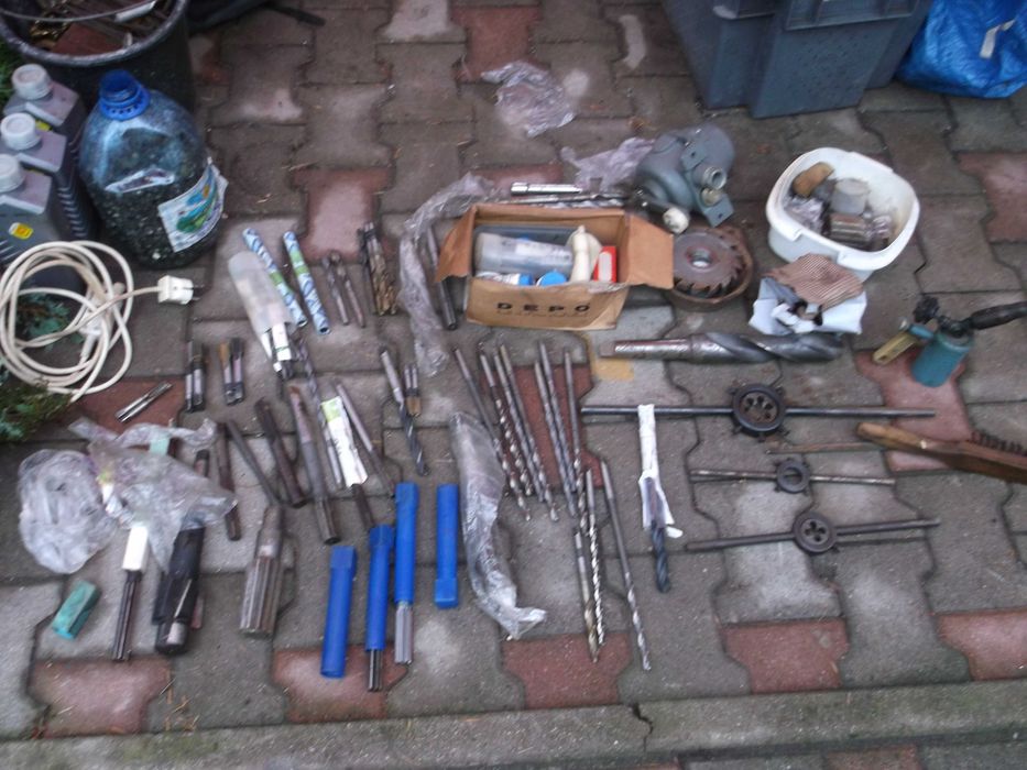 wiertła cylindryczne i na stożek morsa z epoki prlu