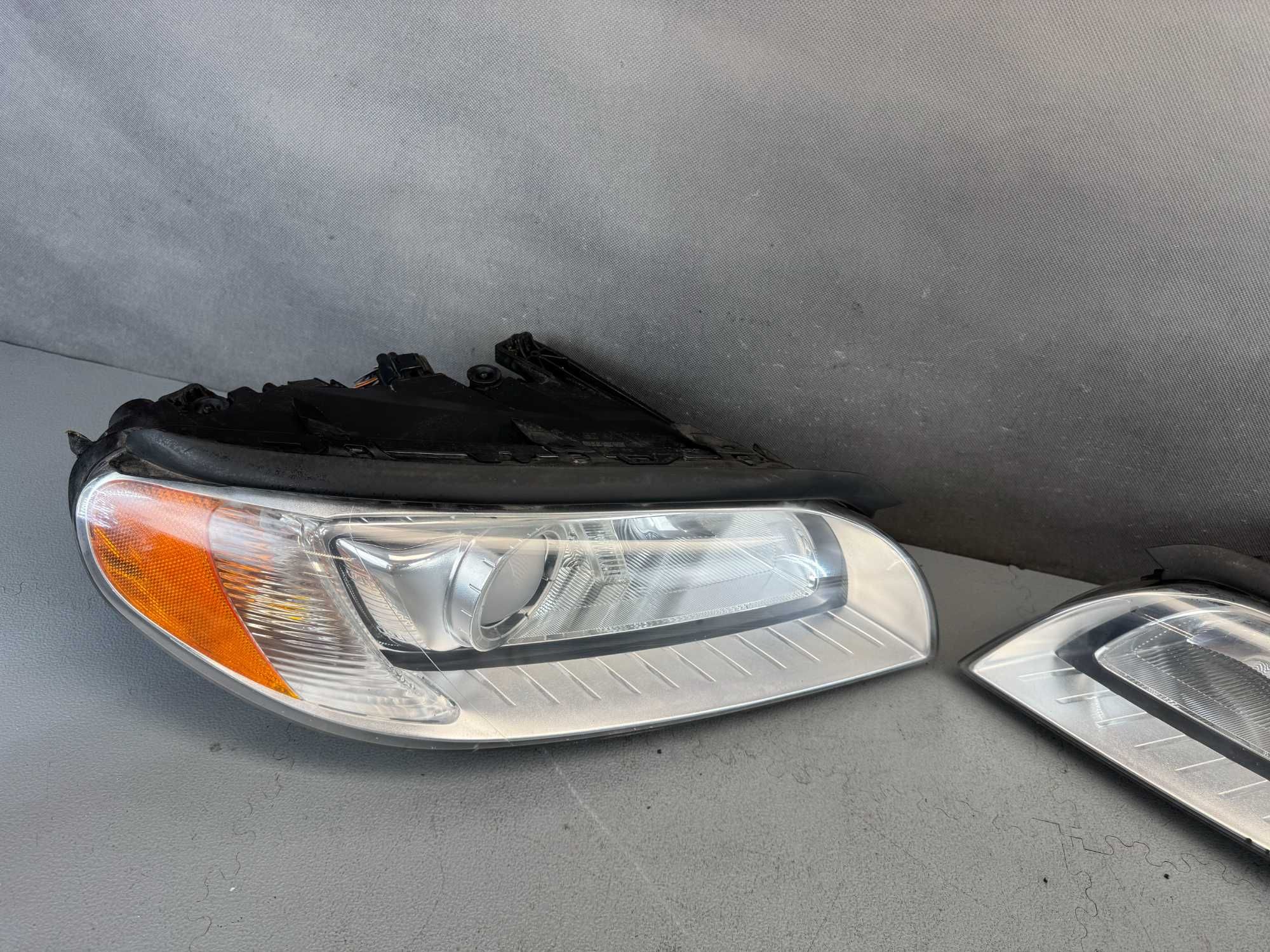 Volvo V70 S80 XC70 Lampy Przód Bi-Xenon Skrętny Skrętne Lewa+Prawa EU