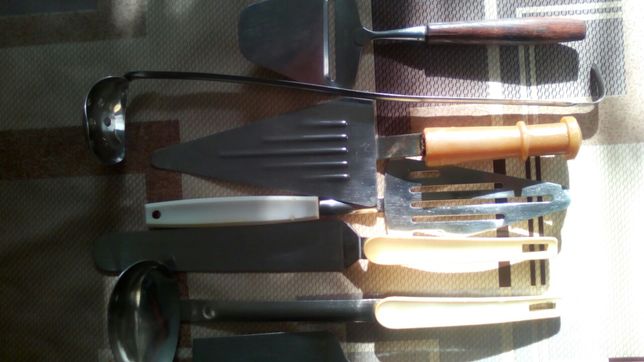 Ножі для сиру,ножі-нержавійка,лопатки,шумовки,штопор,консервний ніж.На